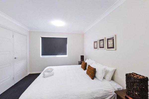 แอสตินา เซอร์วิส อพาร์ตเมนต์ เซ็นทรัล Aparthotel เพนริท ห้อง รูปภาพ