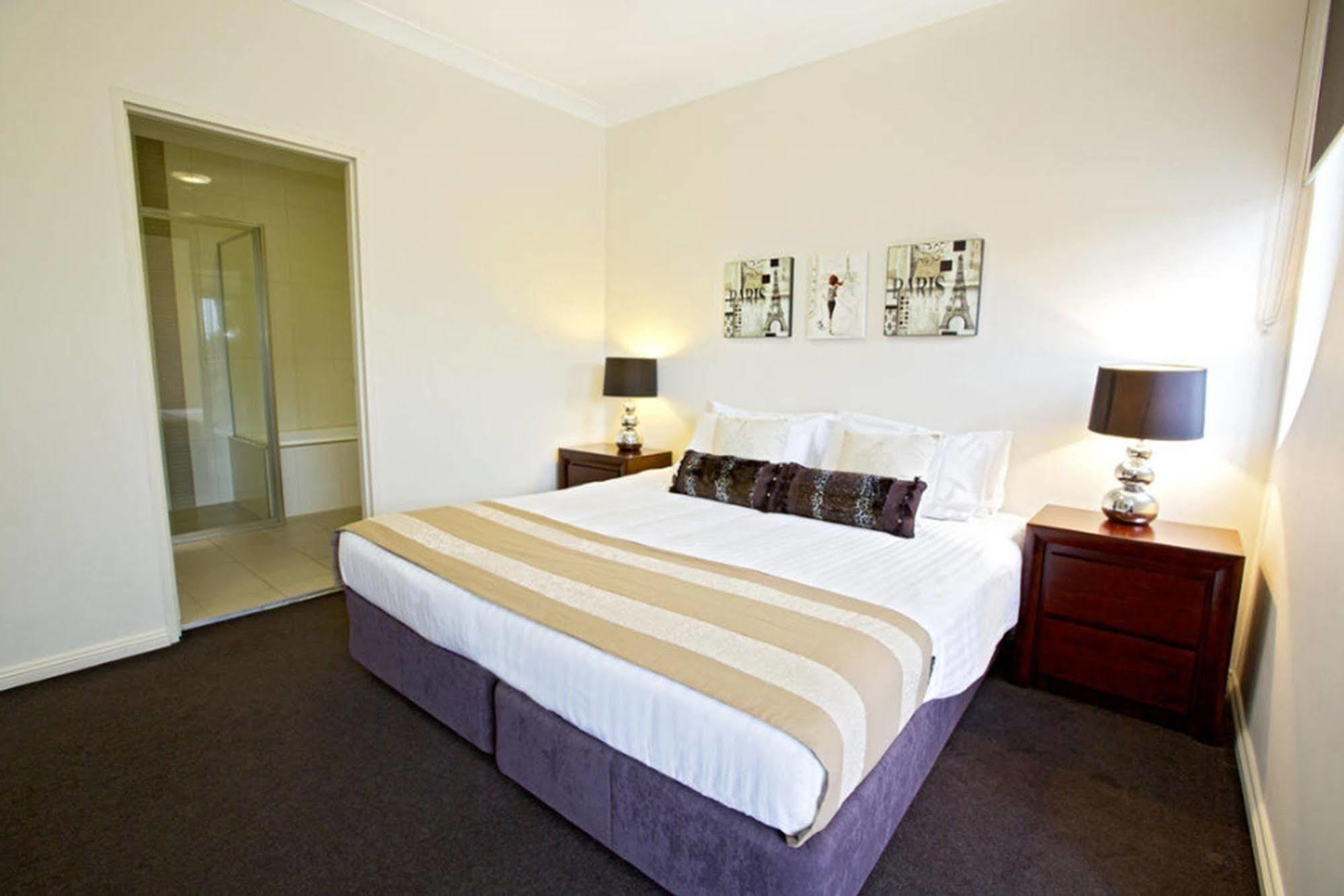 แอสตินา เซอร์วิส อพาร์ตเมนต์ เซ็นทรัล Aparthotel เพนริท ภายนอก รูปภาพ